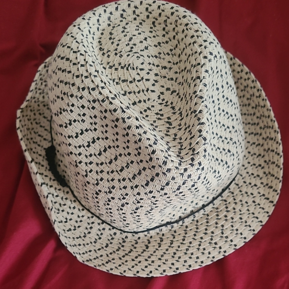 GAP Black and Cream Straw Hat